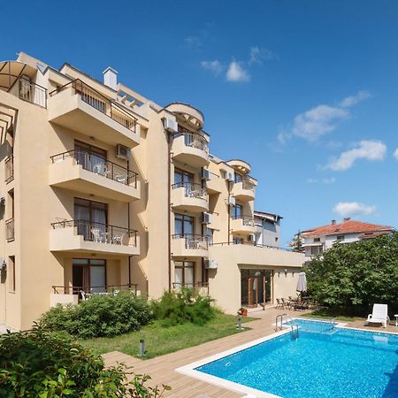 פרימורסקו Hotel Milan מראה חיצוני תמונה
