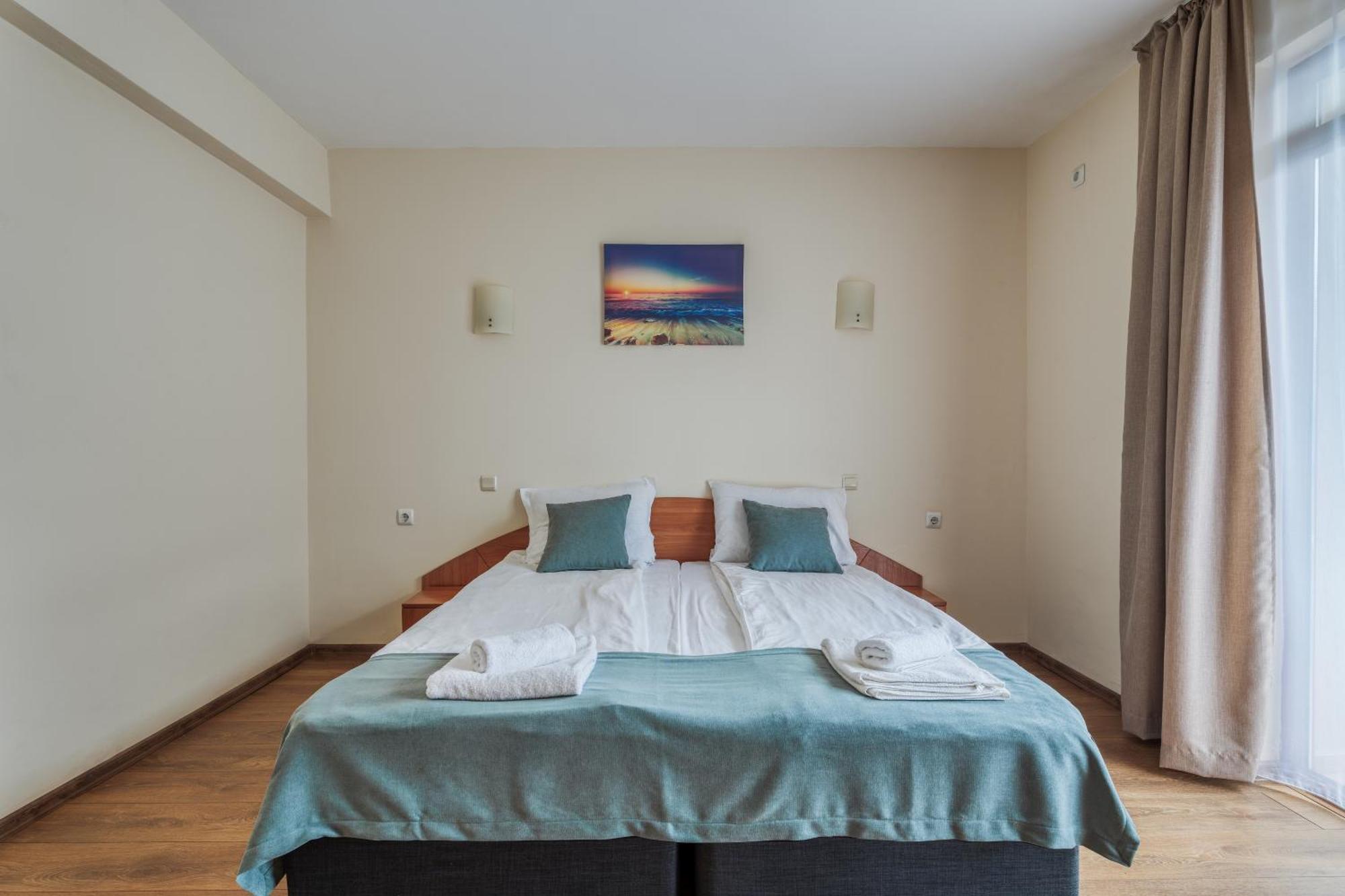 פרימורסקו Hotel Milan מראה חיצוני תמונה