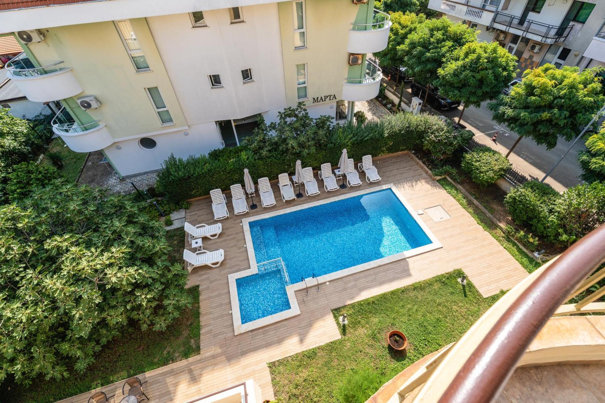 פרימורסקו Hotel Milan מראה חיצוני תמונה