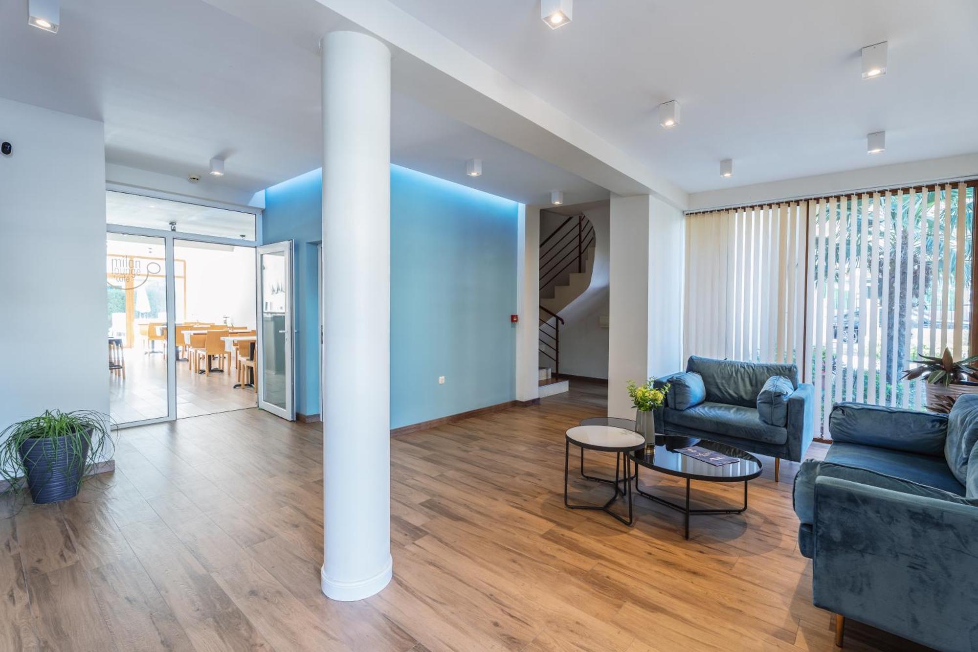 פרימורסקו Hotel Milan מראה חיצוני תמונה