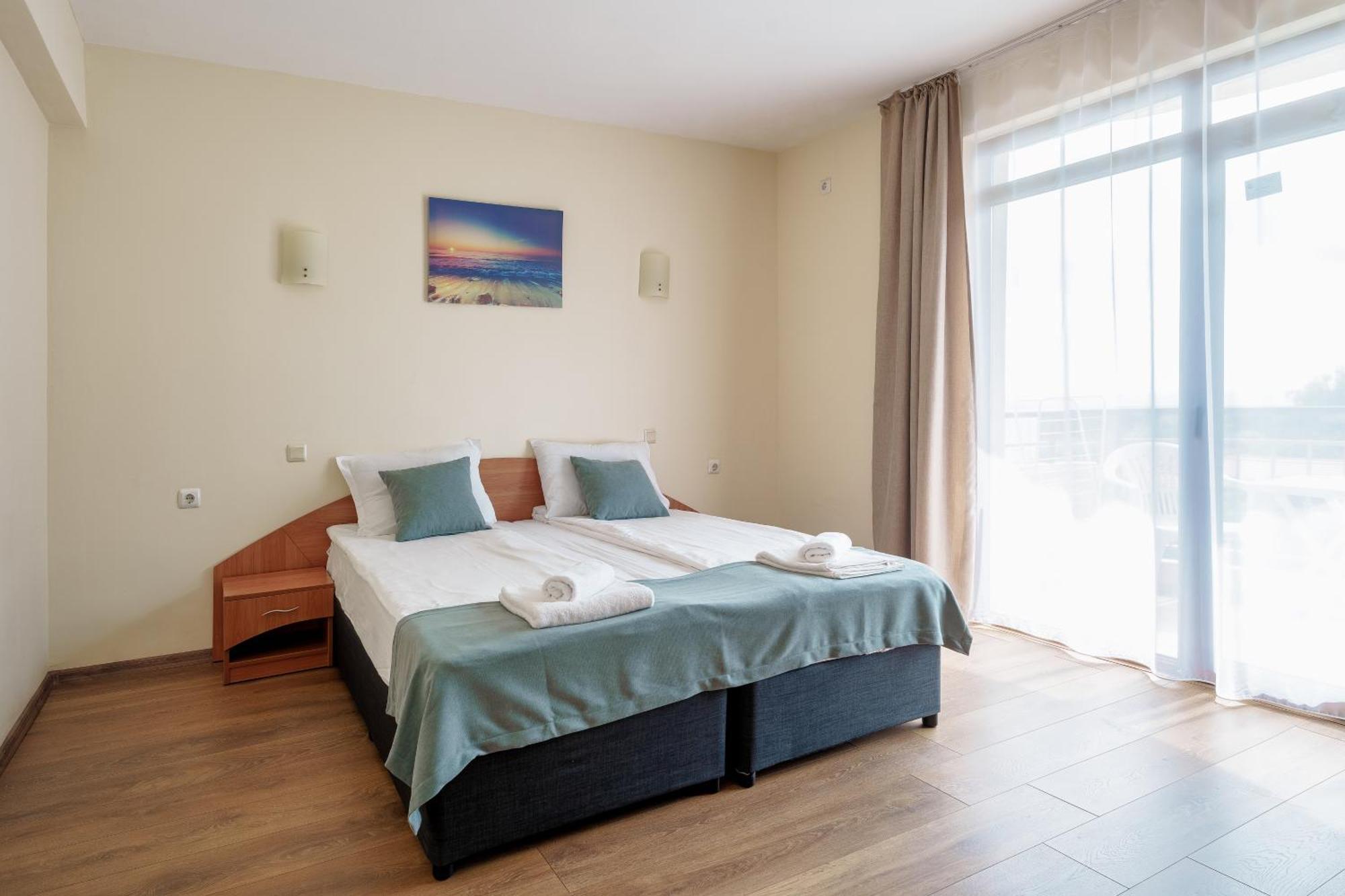 פרימורסקו Hotel Milan מראה חיצוני תמונה