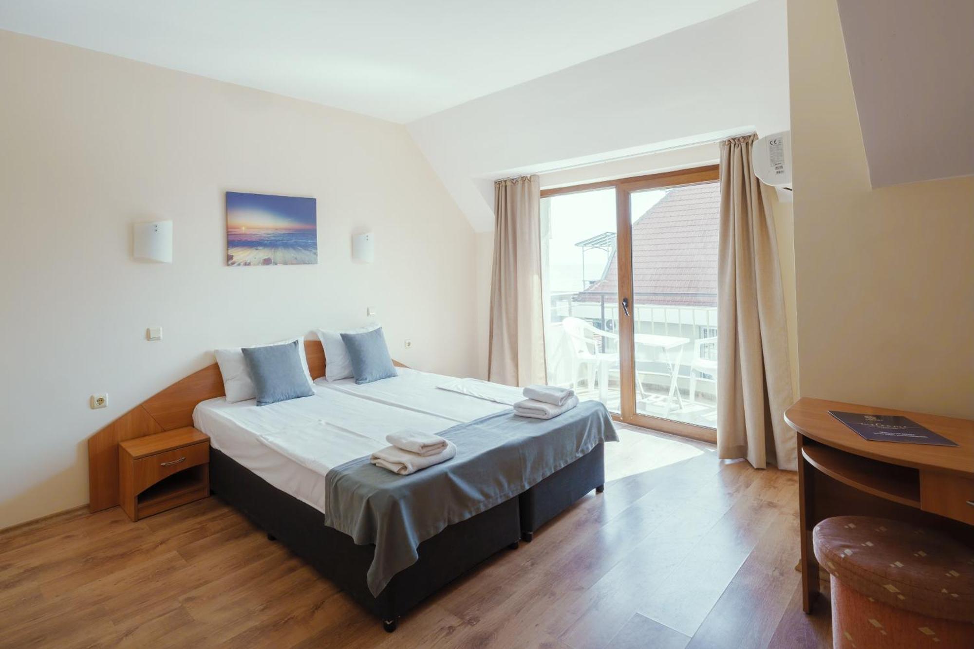 פרימורסקו Hotel Milan מראה חיצוני תמונה