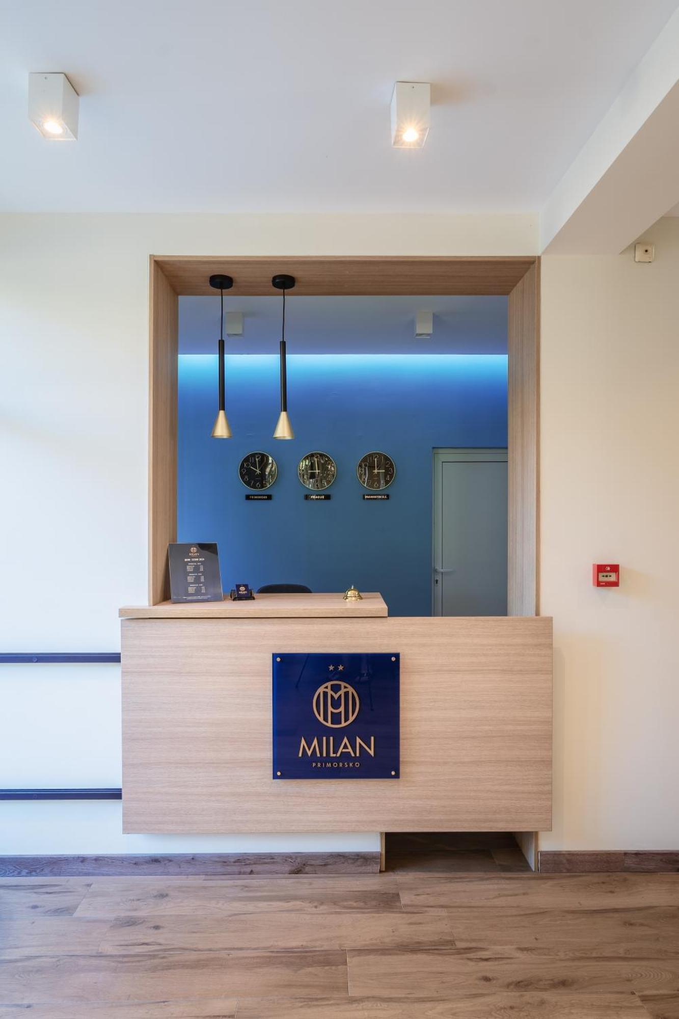 פרימורסקו Hotel Milan מראה חיצוני תמונה