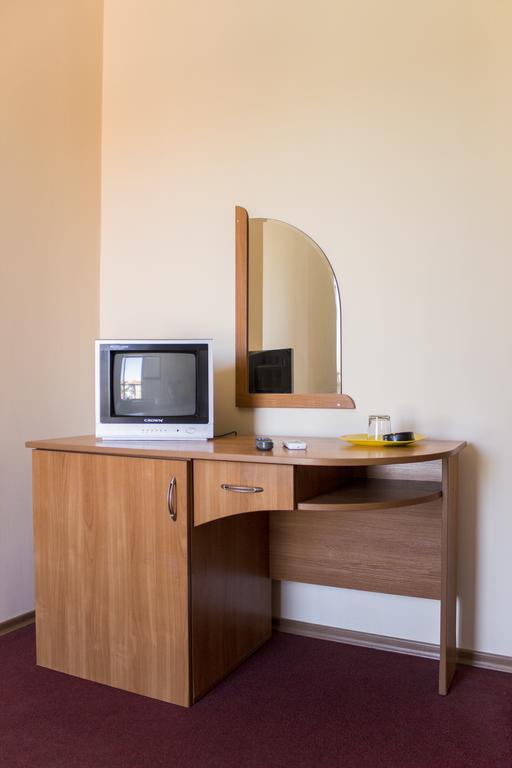 פרימורסקו Hotel Milan מראה חיצוני תמונה