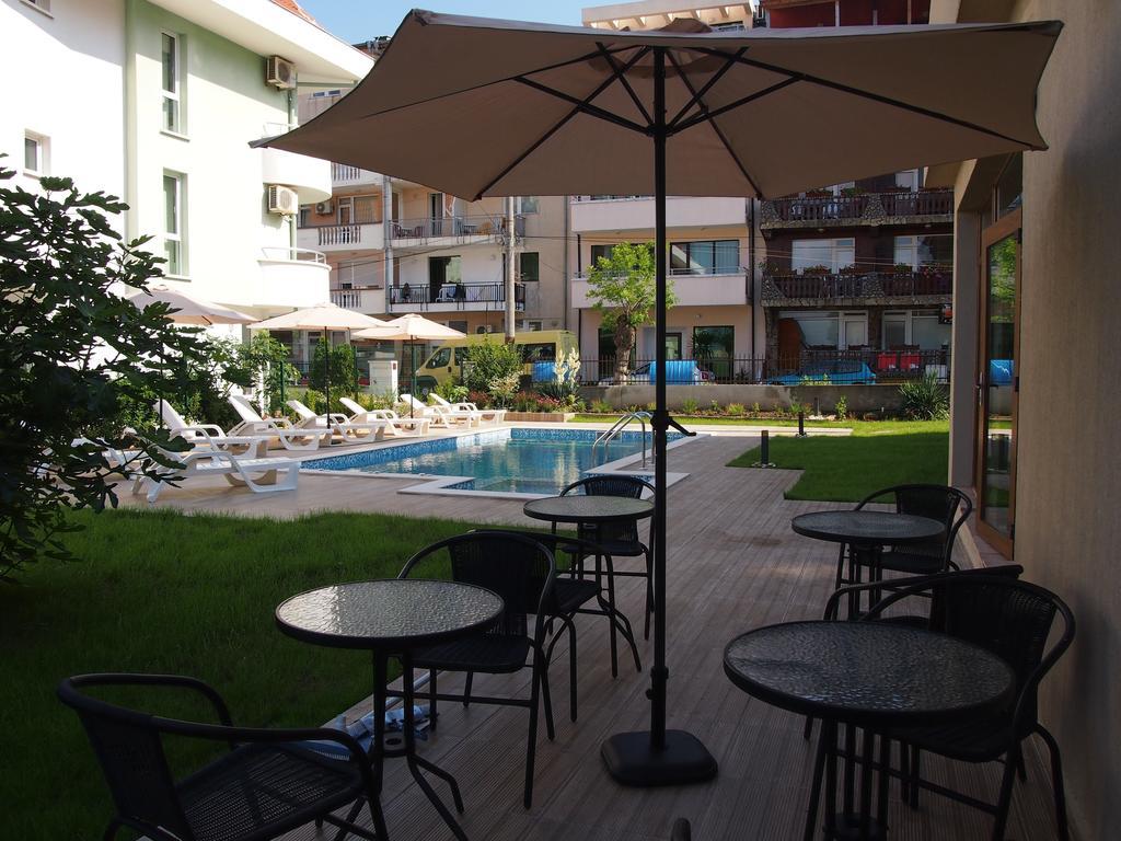 פרימורסקו Hotel Milan מראה חיצוני תמונה