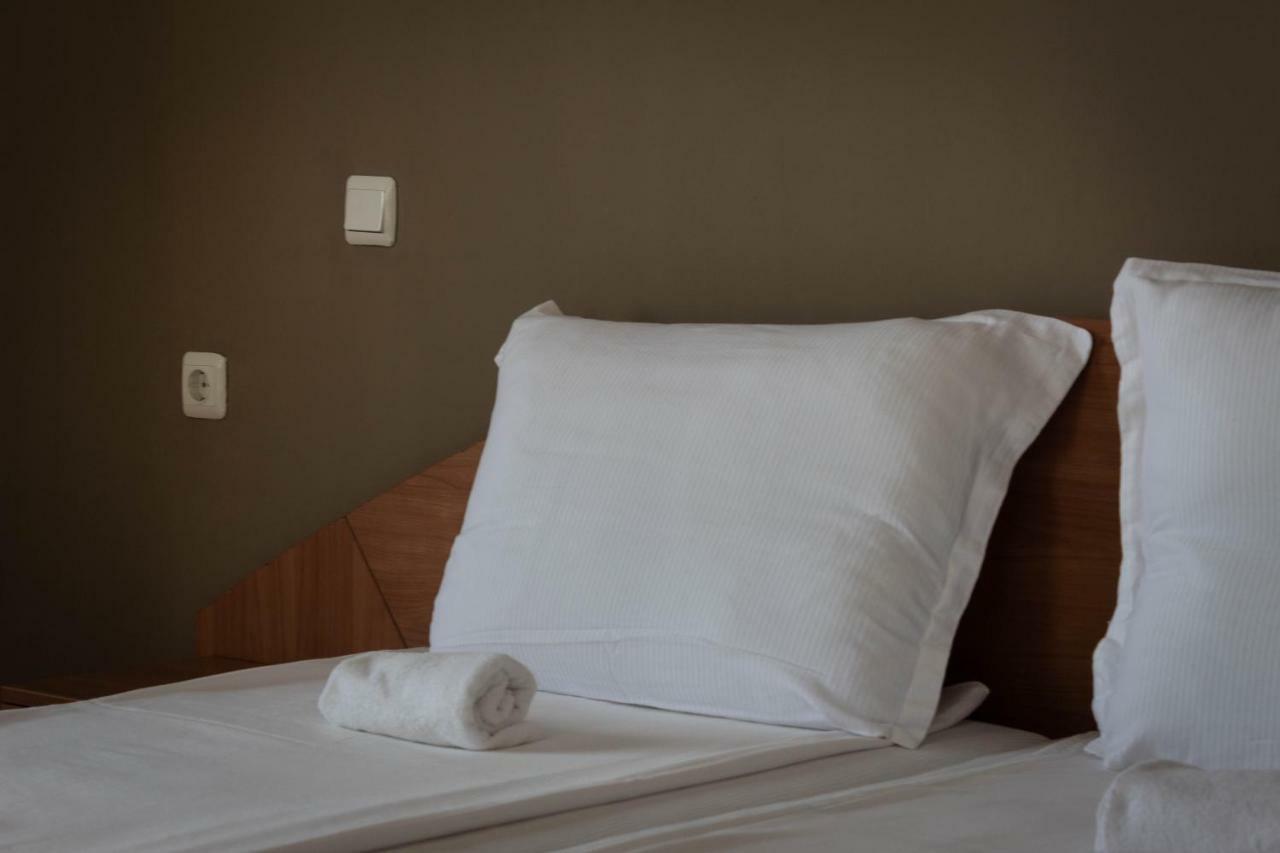 פרימורסקו Hotel Milan מראה חיצוני תמונה